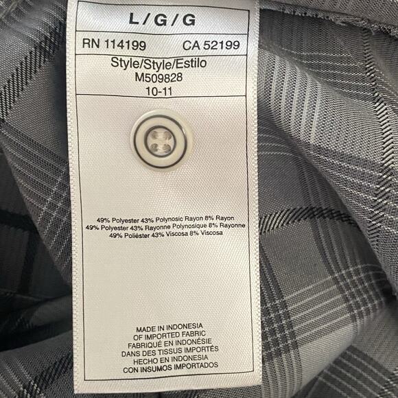 Quiksilver Mens Size Large Gray Black Plaid Button Up Shirt Short Sleeve - Picture 7 of 7